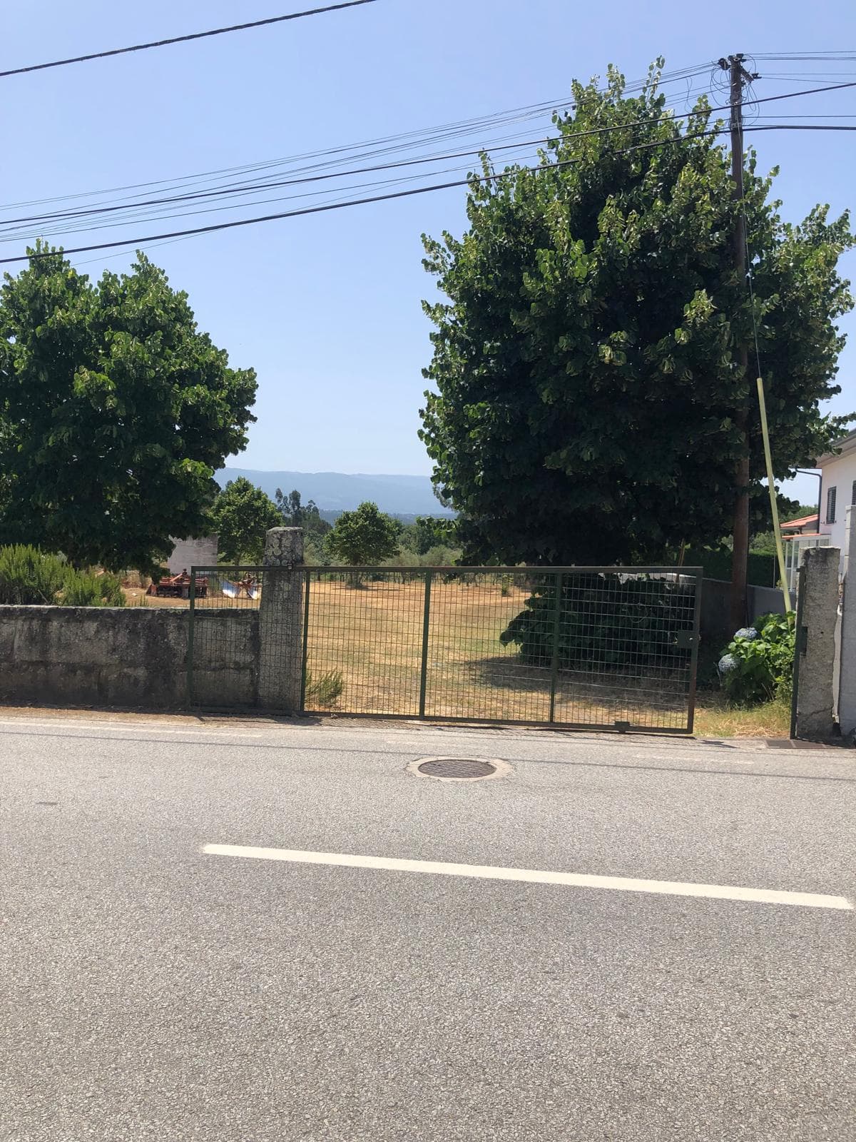 Vista da entrada da Quinta do Pinheiro